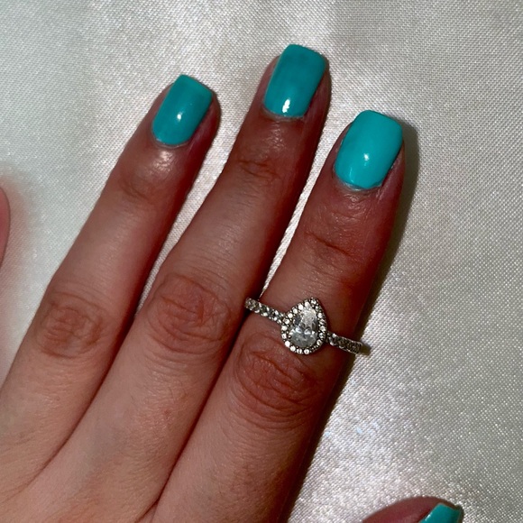 pandora teardrop halo ring ✨ - Picture 2 of 2